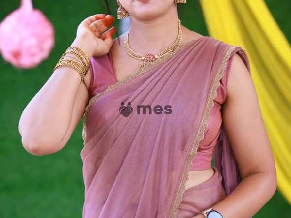 Independent girl 🥰Full nude video calling service available genuine service all type sex all type f